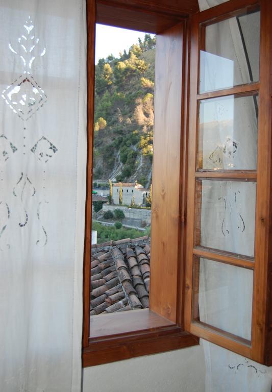 Guesthouse Alvaro Kadiu Berat Buitenkant foto