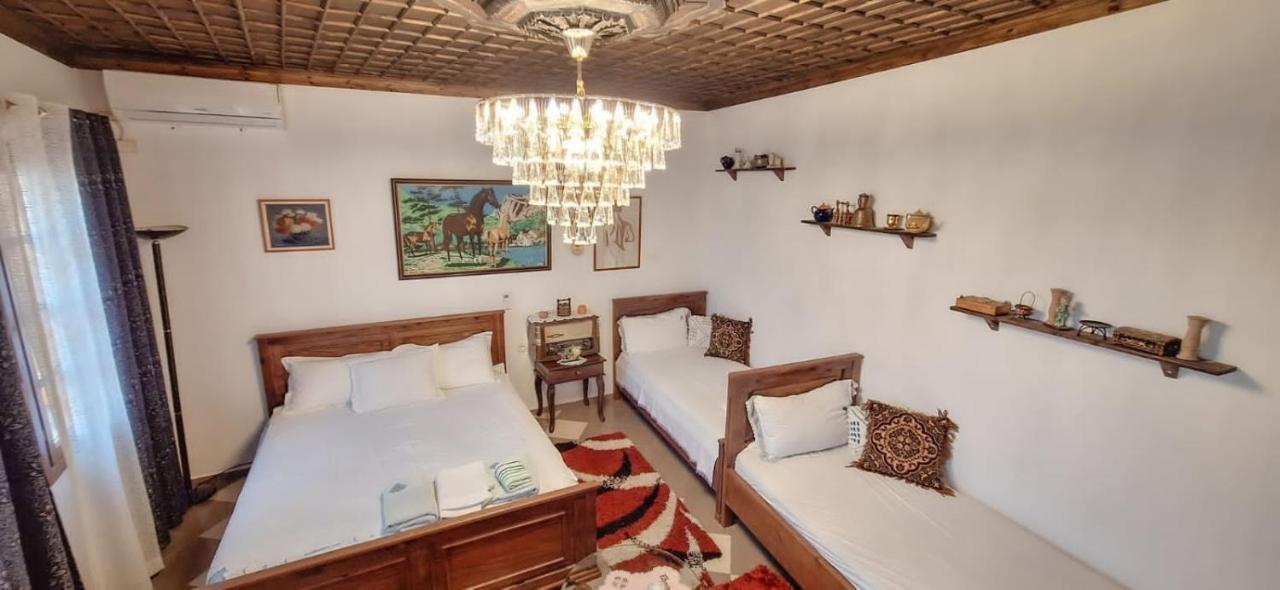Guesthouse Alvaro Kadiu Berat Buitenkant foto