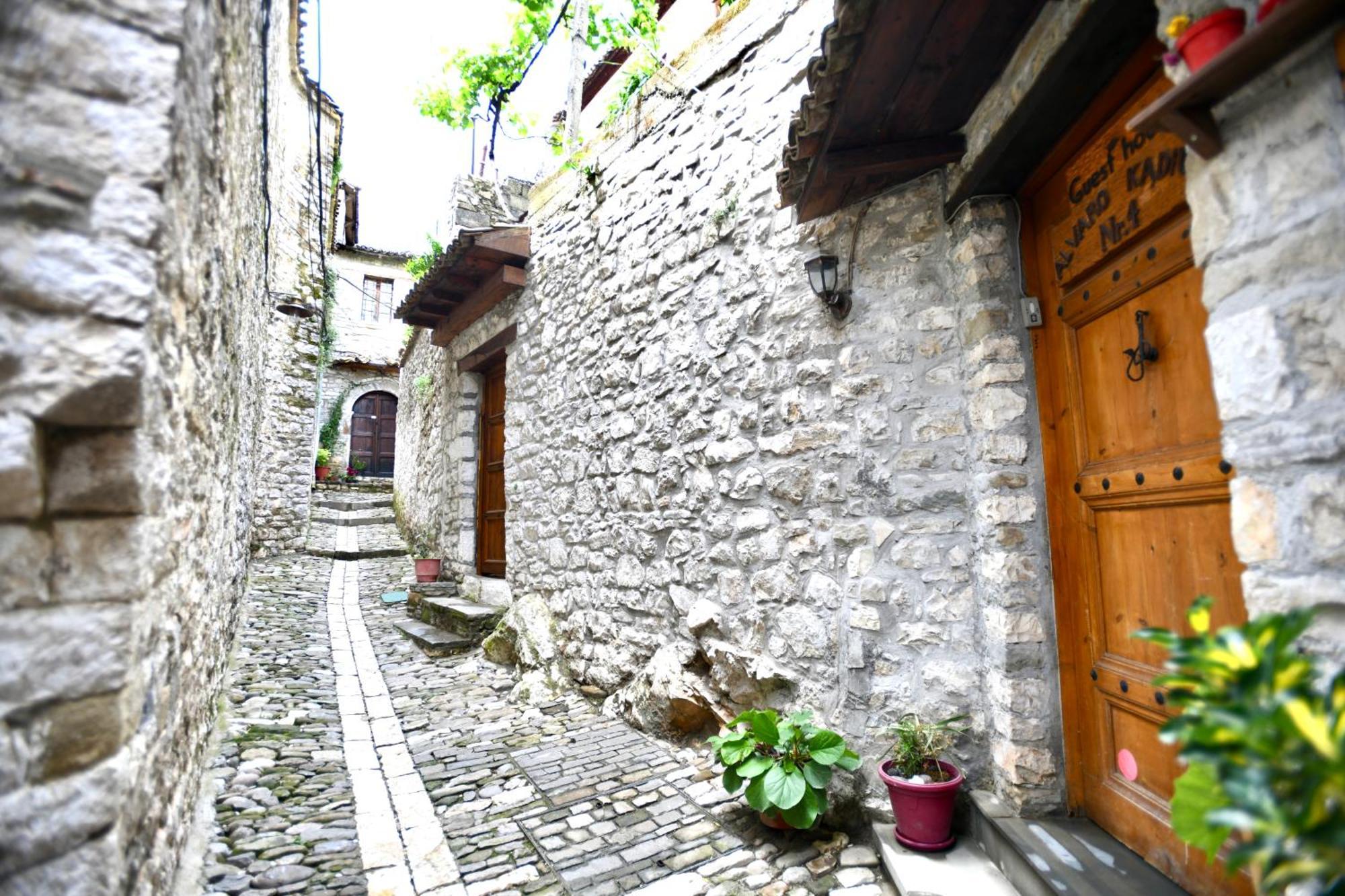 Guesthouse Alvaro Kadiu Berat Buitenkant foto