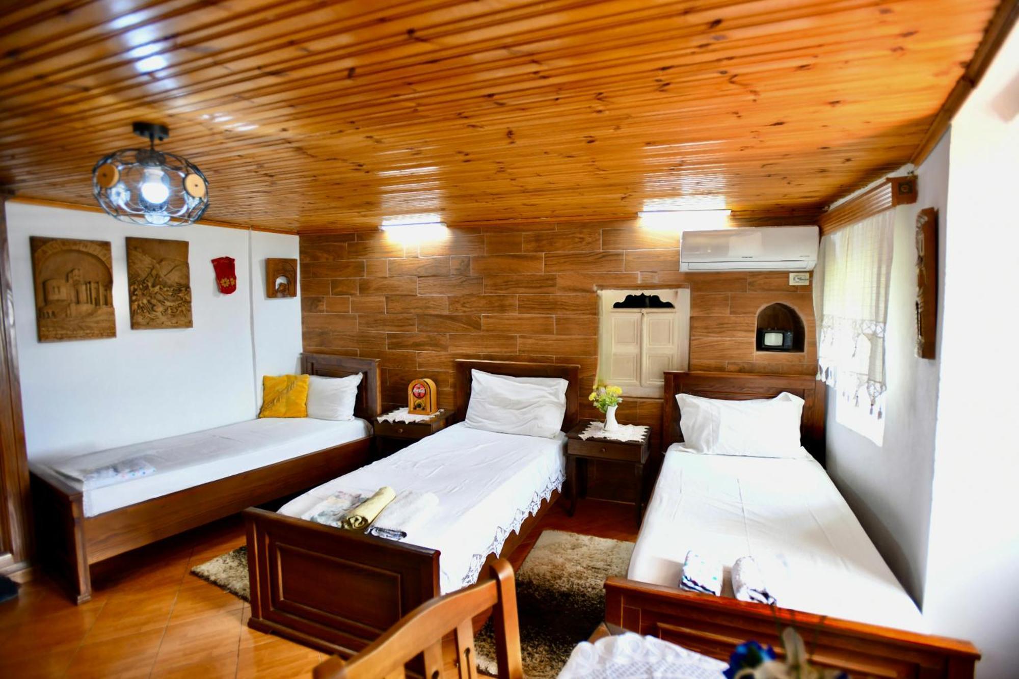 Guesthouse Alvaro Kadiu Berat Kamer foto