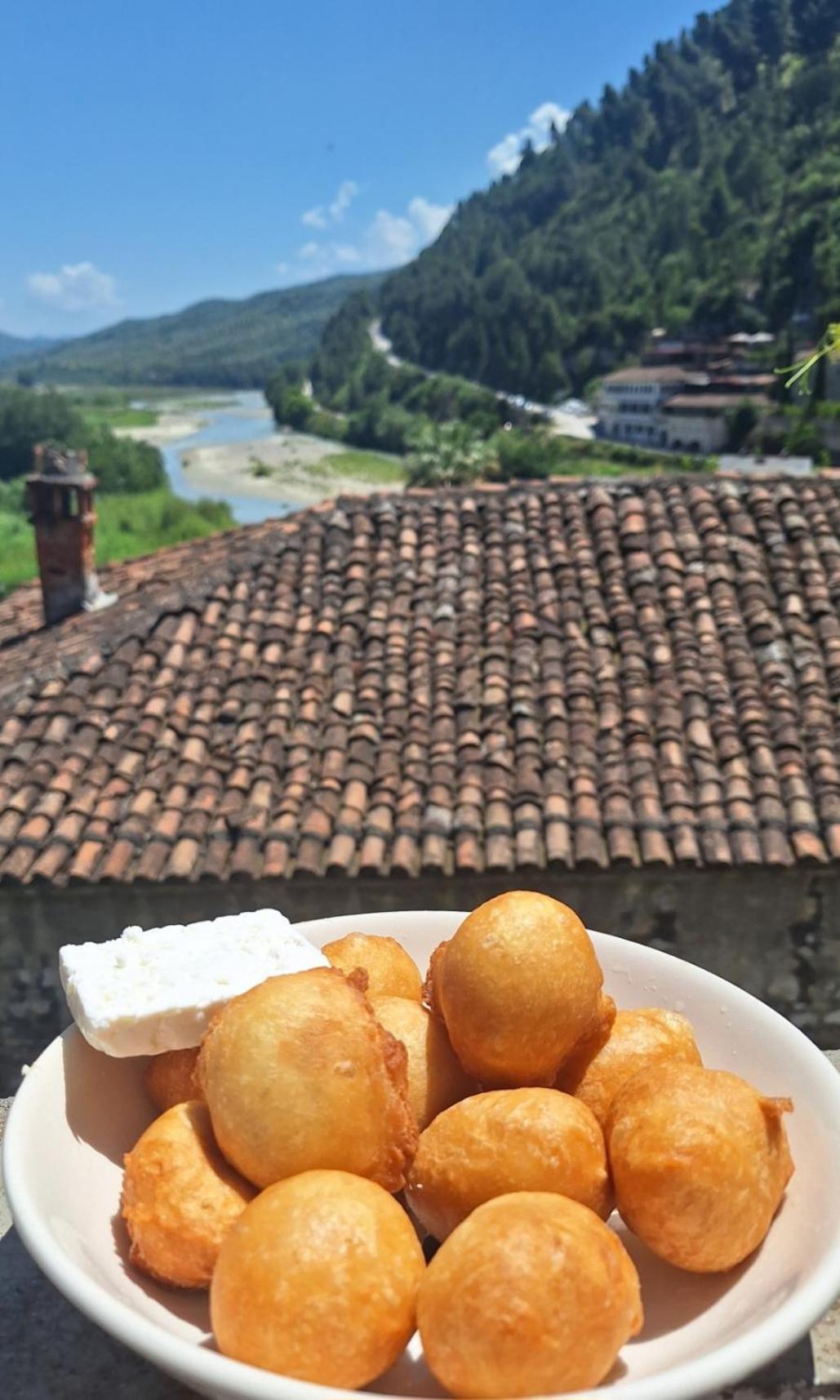Guesthouse Alvaro Kadiu Berat Buitenkant foto